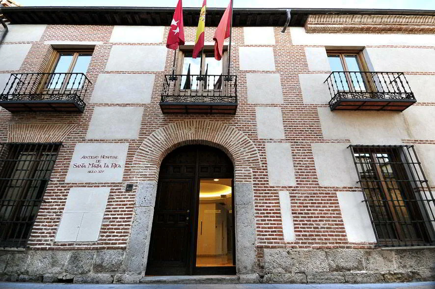 Fachada del Antiguo Hsopaital de Santa María la Rica