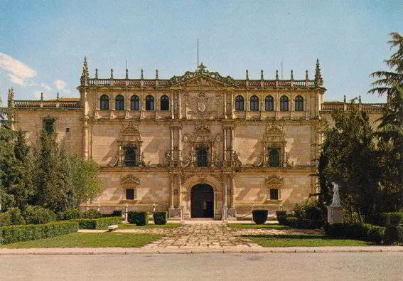 fachada universidad