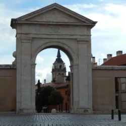 puerta de madrid